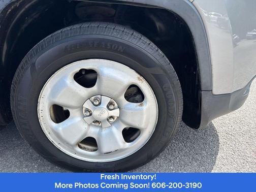 Billet Silver Metallic Clearcoat 2014 Jeep Cherokee Sport
