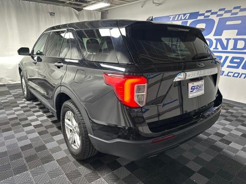 Black Metallic 2023 Ford Explorer Base