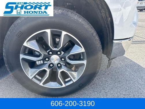 Summit White 2024 Chevrolet Silverado 1500 LT