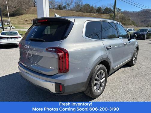 2023 Kia Telluride LX