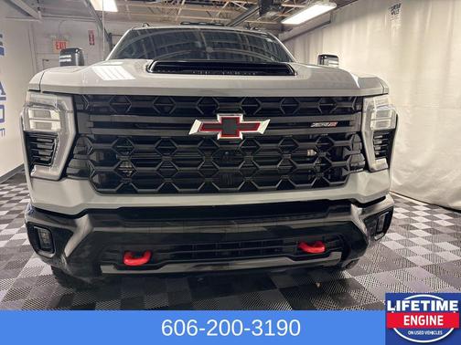 2024 Chevrolet Silverado 2500 4WD Crew Cab Standard Bed ZR2