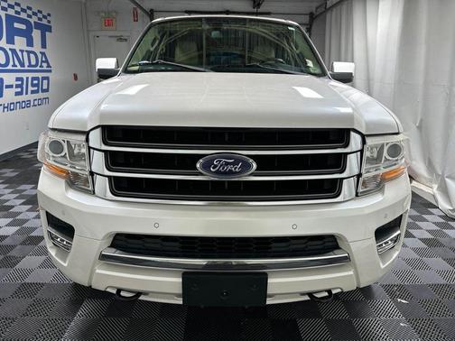 White Platinum Clearcoat Metallic 2017 Ford Expedition EL Limited