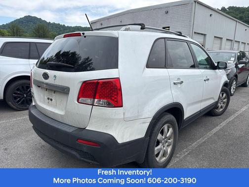Snow White Pearl 2013 Kia Sorento LX