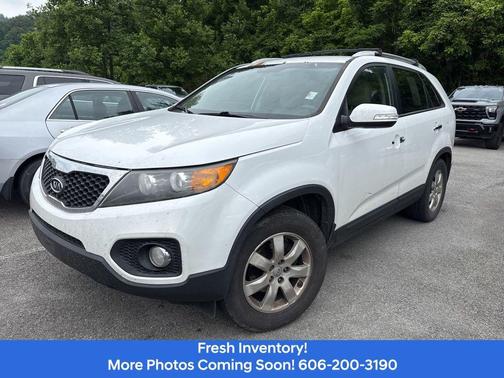 Snow White Pearl 2013 Kia Sorento LX