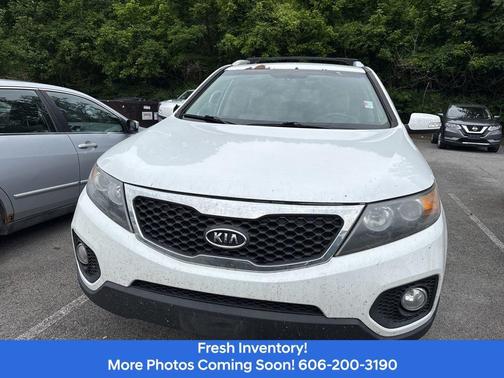 Snow White Pearl 2013 Kia Sorento LX