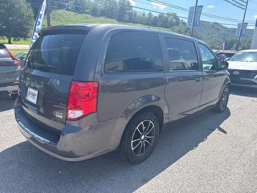 Granite Pearlcoat 2019 Dodge Grand Caravan GT