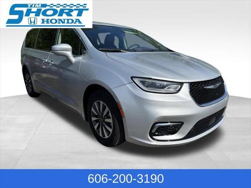 2022 Chrysler Pacifica Hybrid Touring L