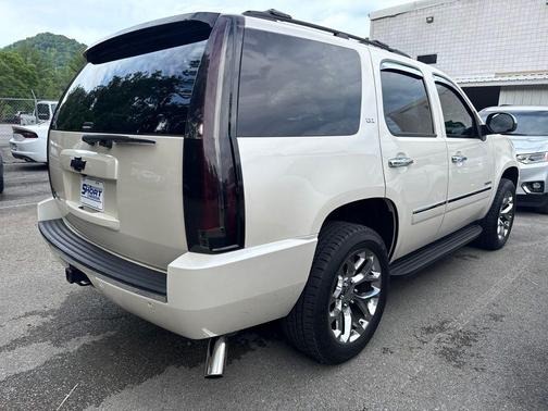 White Diamond Clearcoat 2013 Chevrolet Tahoe LTZ