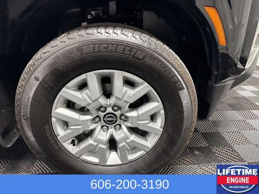 2024 Nissan Frontier SV