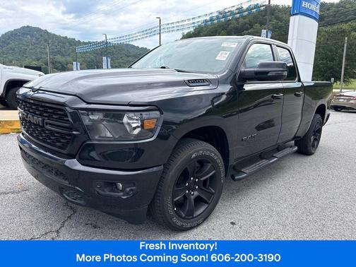 Diamond Black Crystal Pearlcoat 2023 RAM 1500 Big Horn/Lone Star