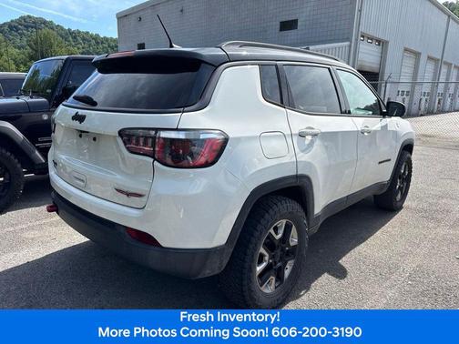 White Clearcoat 2018 Jeep Compass Trailhawk
