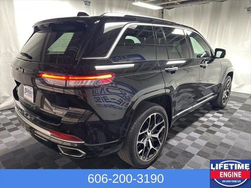 2023 Jeep Grand Cherokee Summit
