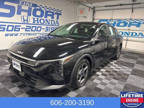 Aurora Black Pearl 2025 Kia K4 LXS