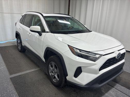 2022 Toyota RAV4 Hybrid XLE