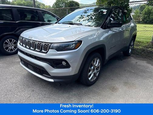 Silver Zynith Metallic Clearcoat 2025 Jeep Compass Limited