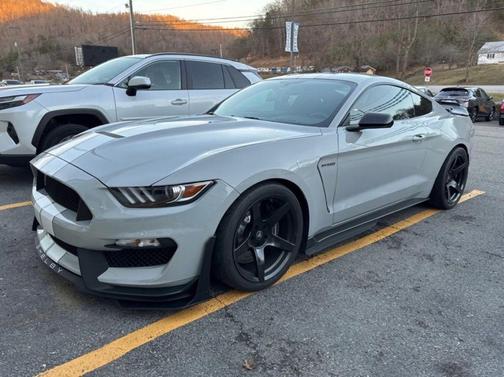 2017 Ford Shelby GT350 Base