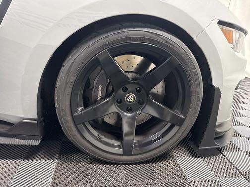 2017 Ford Shelby GT350 Base