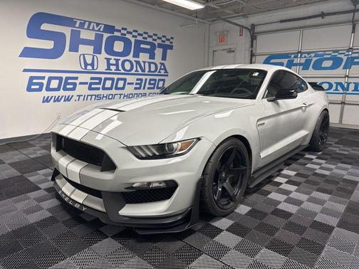 2017 Ford Shelby GT350 Base