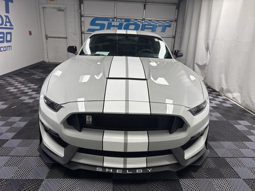 2017 Ford Shelby GT350 Base