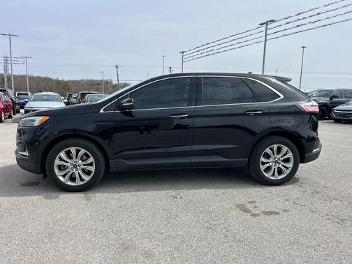 Agate Black Metallic 2019 Ford Edge Titanium
