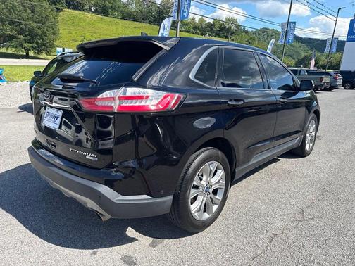 Agate Black Metallic 2019 Ford Edge Titanium