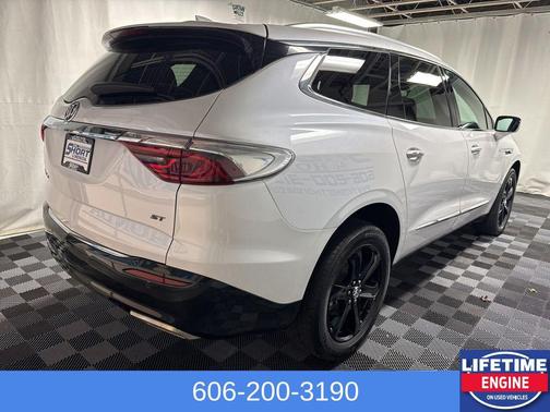 2023 Buick Enclave Essence AWD