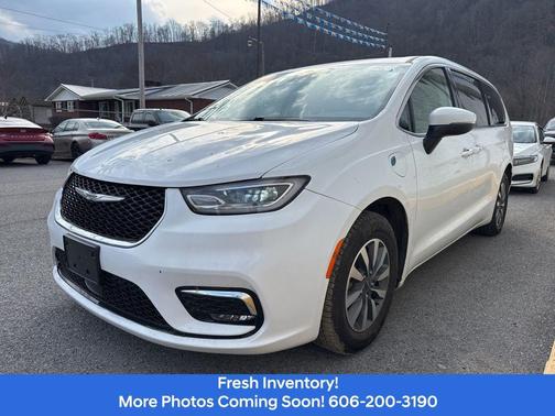 2023 Chrysler Pacifica Hybrid Touring L