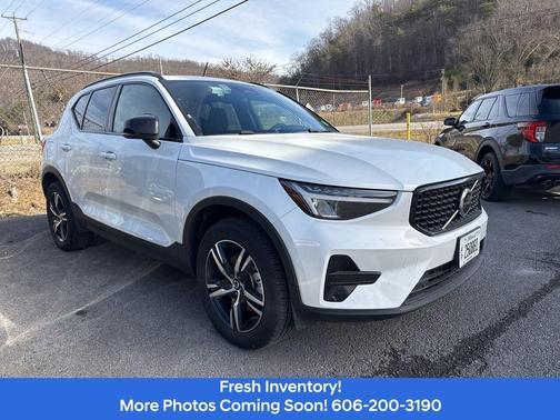 2024 Volvo XC40 B5 Core
