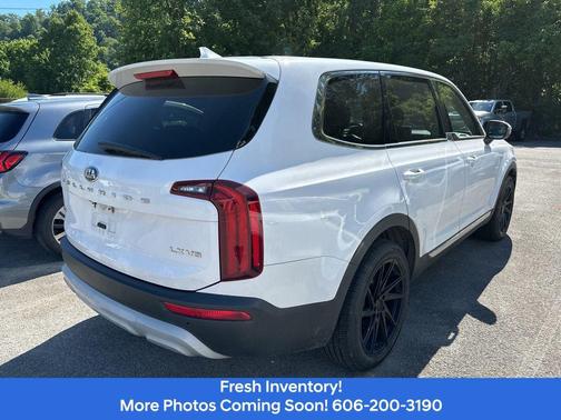 Glacial White Pearl 2021 Kia Telluride LX