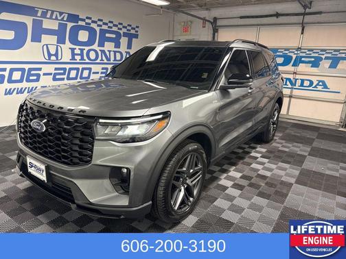 Carbonized Gray Metallic 2025 Ford Explorer ST-Line