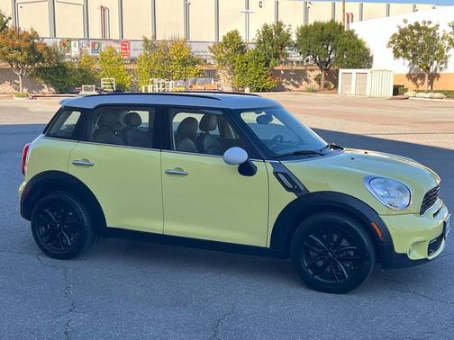 2012 MINI Cooper S Countryman Base