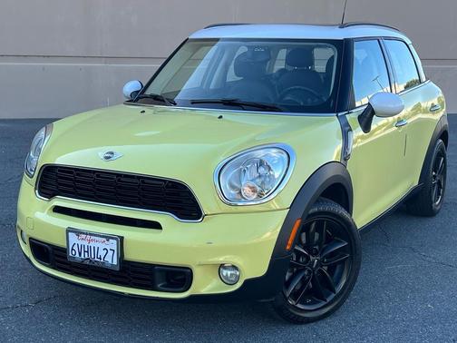 2012 MINI Cooper S Countryman Base