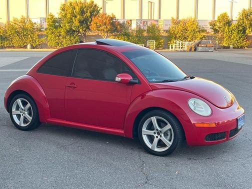 2010 Volkswagen New Beetle 2.5L