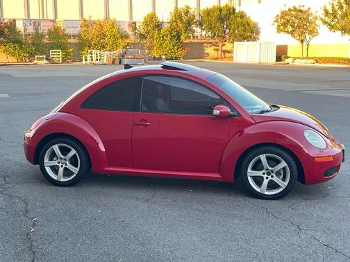 2010 Volkswagen New Beetle 2.5L