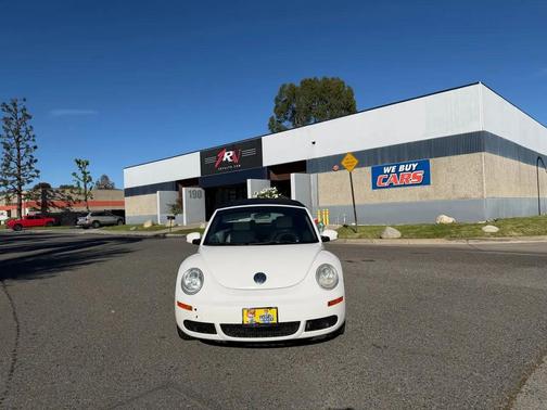 2009 Volkswagen New Beetle S