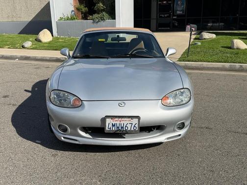 2000 Mazda MX-5 Miata LS