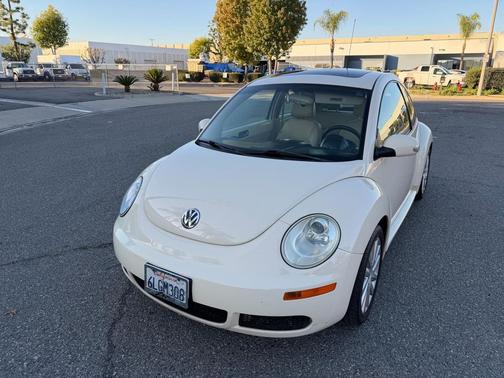 2008 Volkswagen New Beetle S