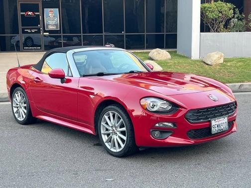 2017 FIAT 124 Spider Base