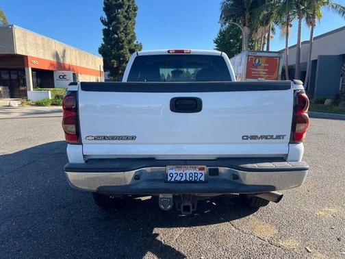 2004 Chevrolet Silverado 2500 LS H/D Extended Cab