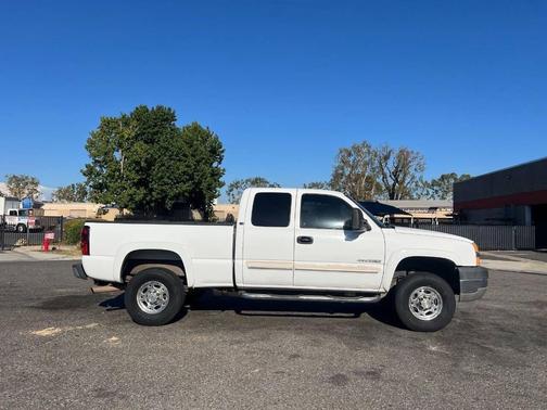 2004 Chevrolet Silverado 2500 LS H/D Extended Cab