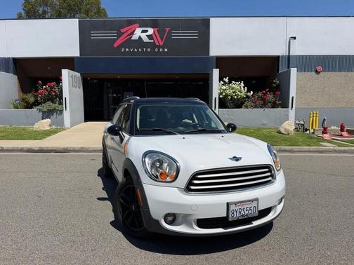Light White 2012 MINI Cooper Countryman Base
