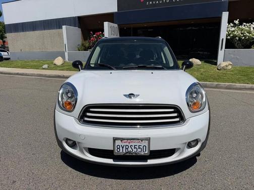 Light White 2012 MINI Cooper Countryman Base