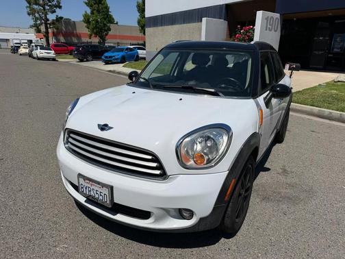 Light White 2012 MINI Cooper Countryman Base