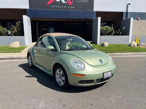 2009 Volkswagen New Beetle S