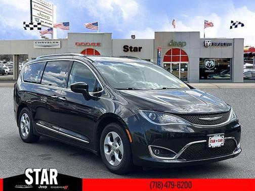 2017 Chrysler Pacifica Touring-L Plus