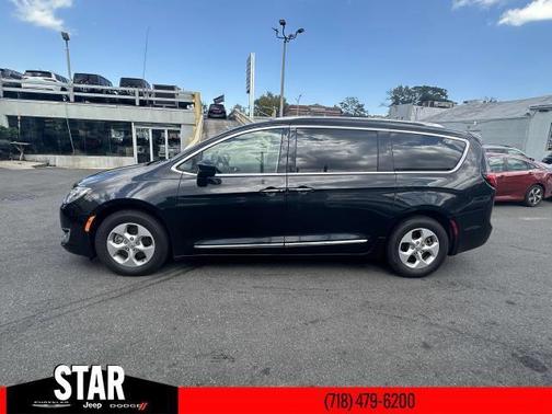 2017 Chrysler Pacifica Touring-L Plus