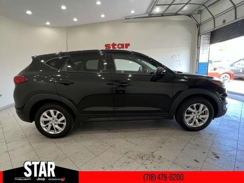 2021 Hyundai TUCSON SE