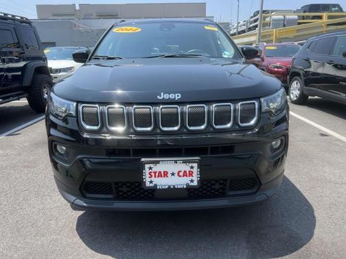 2022 Jeep Compass Latitude Lux