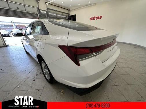 2022 Hyundai ELANTRA SE