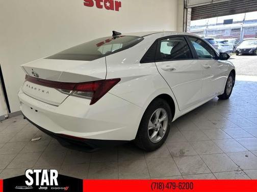 2022 Hyundai ELANTRA SE